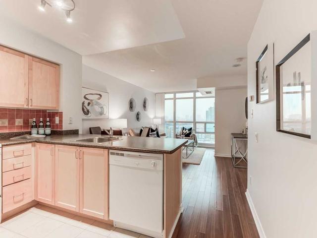 812 - 28 Harrison Gdns