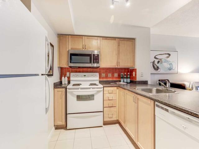 812 - 28 Harrison Gdns