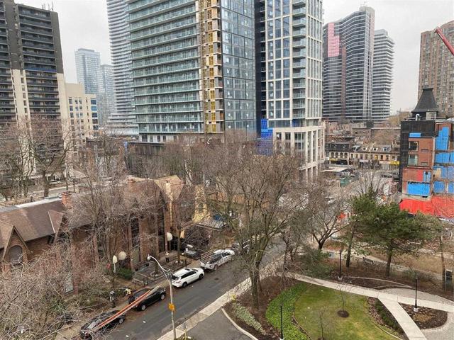 810 - 30 Gloucester St