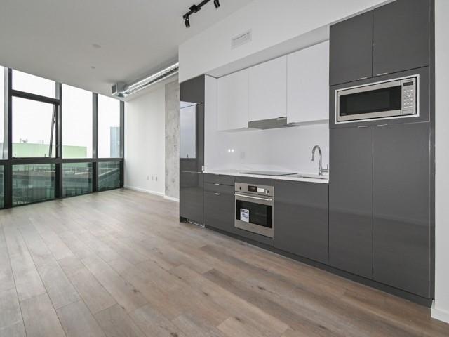 PH09 - 21 Lawren Harris Sq