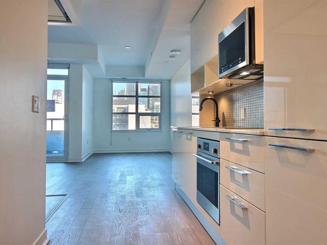 804 - 501 Adelaide St W