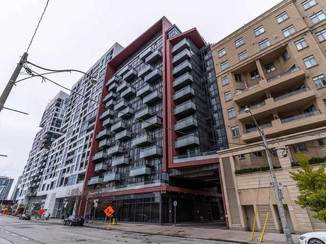 1132 - 560 Front St W