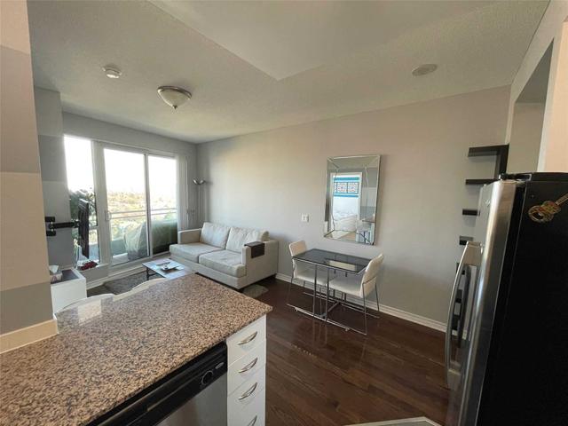 1412 - 18 Holmes Ave