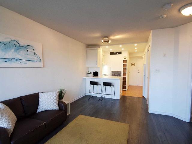 518 - 1000 King St W