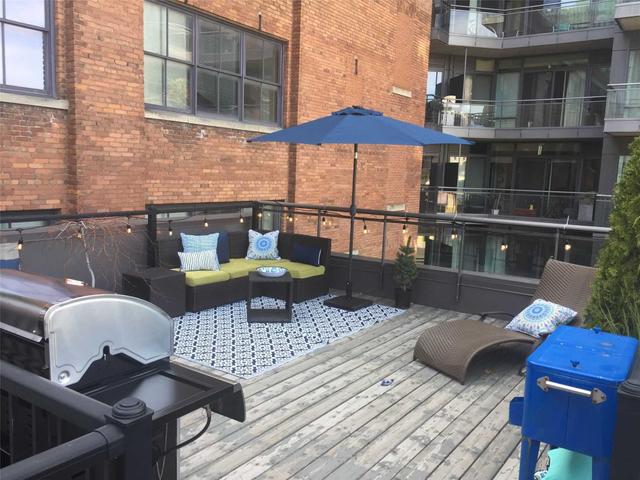 TH4 - 127 Queen St E