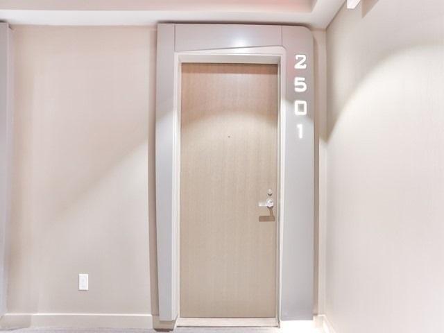2501 - 1 Bloor St E