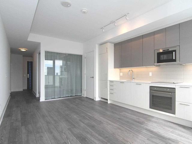 3001 - 403 Church St