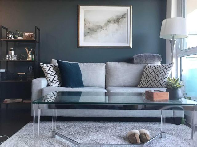 403 - 156 Portland St