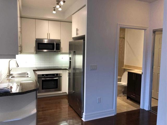 1907 - 35 Balmuto St