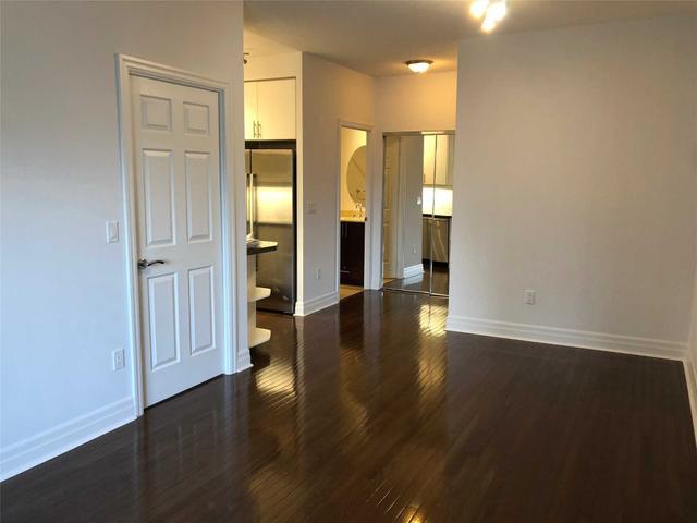 1907 - 35 Balmuto St