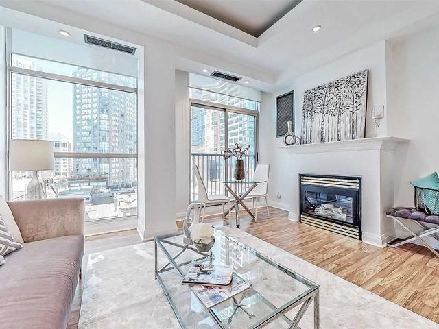 609 - 8 Wellesley St E