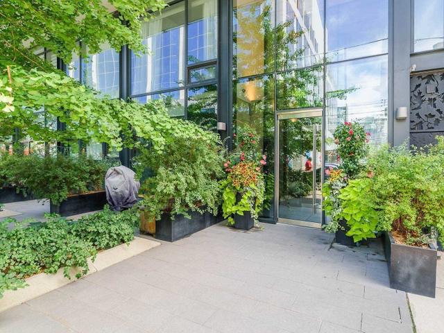 401 - 25 Stafford St