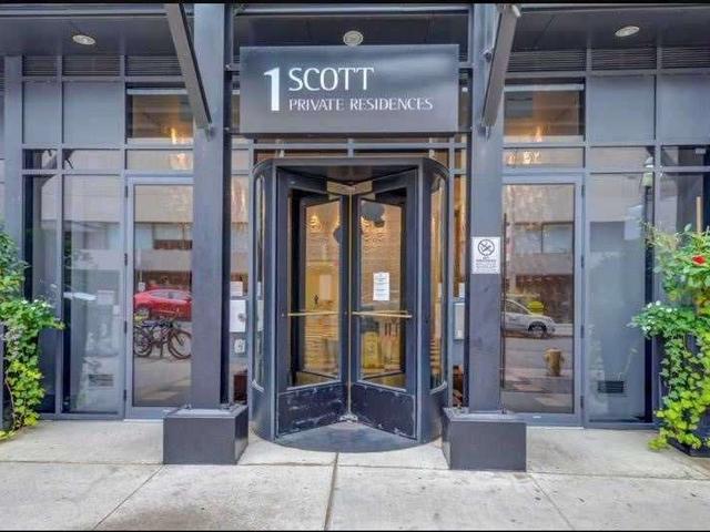 1005 - 1 Scott St