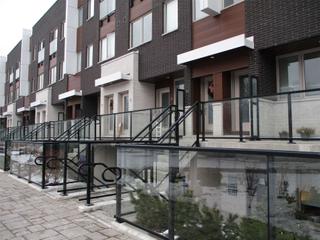 52 - 780 Sheppard Ave E