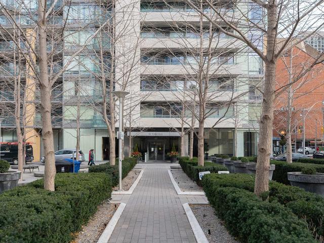 2303 - 18 Yorkville Ave