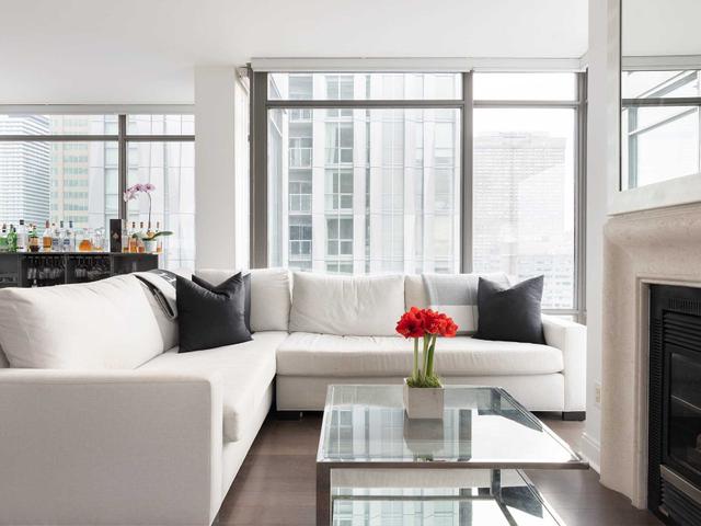 2303 - 18 Yorkville Ave