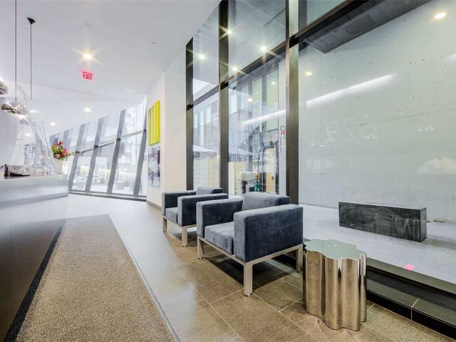 1317 - 629 King St W