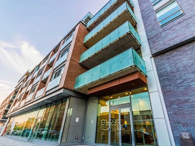 402 - 8 Gladstone Ave