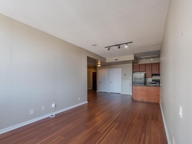 302 - 30 Canterbury Pl