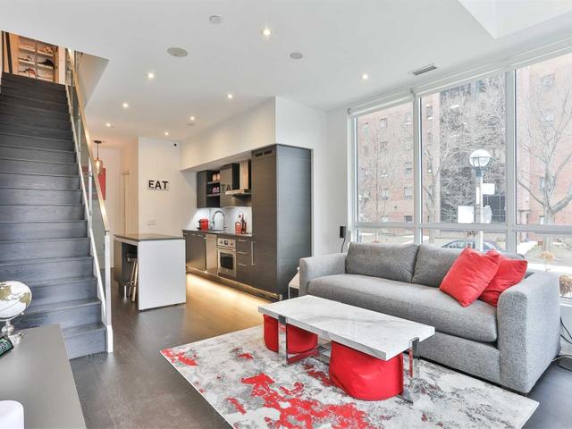 106 - 1030 King St W