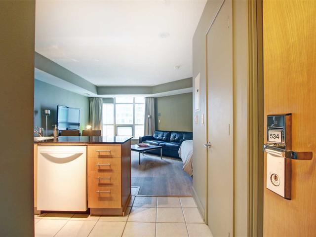 534 - 36 Blue Jays Way