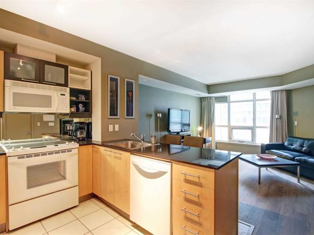 534 - 36 Blue Jays Way