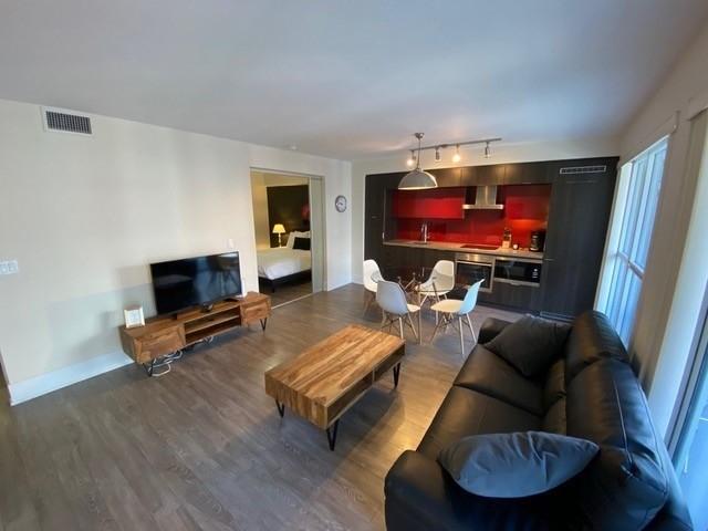 1209 - 300 Front St W