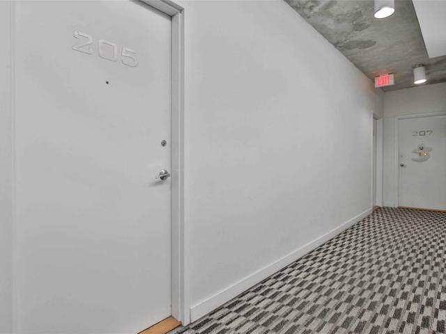 205 - 127 Queen St E