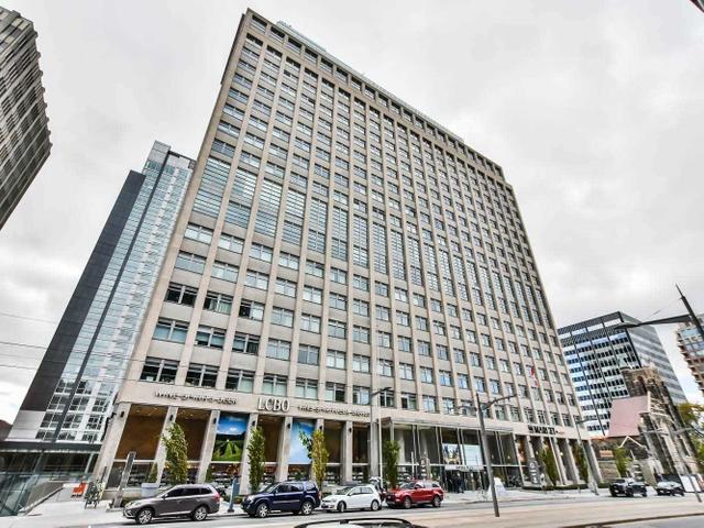 1502 - 111 St Clair Ave W