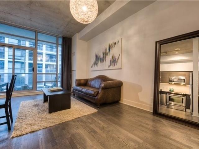 318 - 399 Adelaide St W