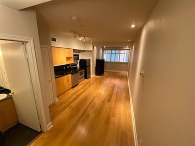 410 - 73 Richmond St W