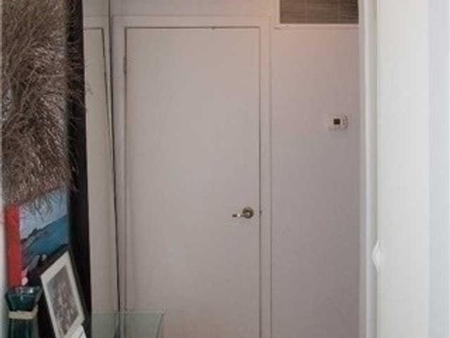 502 - 10 Wellesley Pl