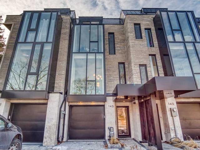 143 Chaplin Cres