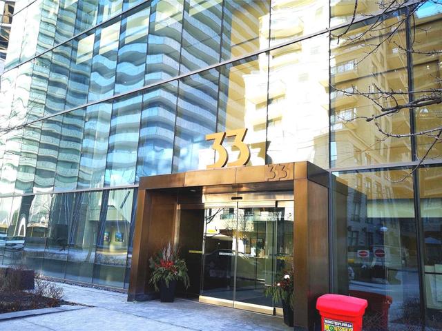 3807 - 33 Charles St E