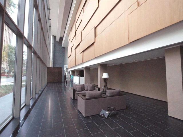 3807 - 33 Charles St E