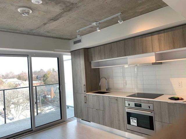 738 - 8 Hillsdale St