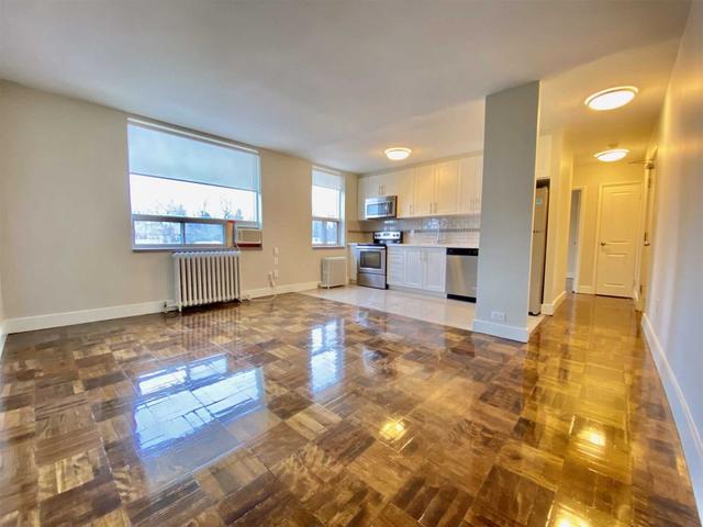 402 - 1065 Eglinton Ave W