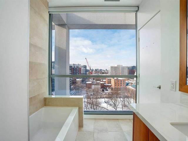 PH 1022 - 39 Brant St