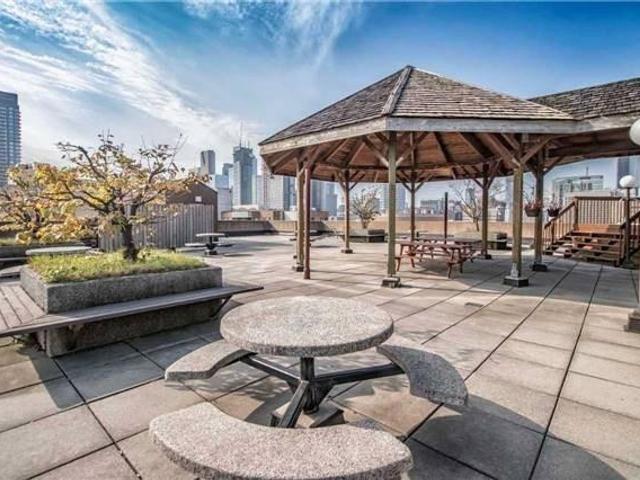 210 - 117 Gerrard St E