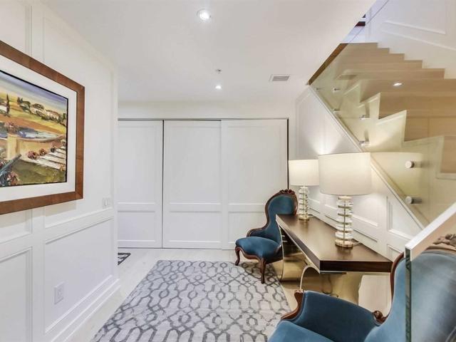 PH 1407 - 629 King St W