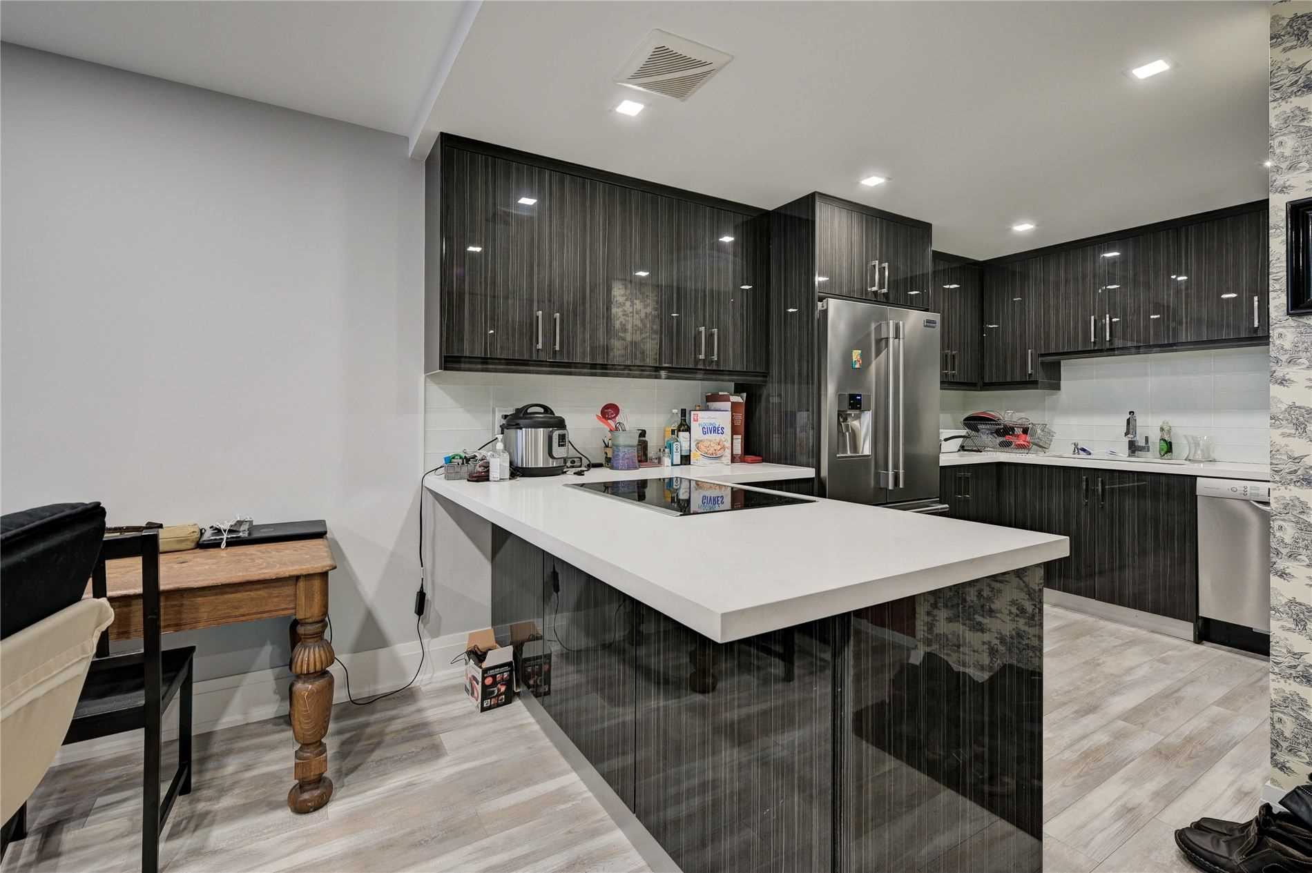 301 60 Montclair Ave, Toronto Sold Conditional, C5103650 Condos.ca