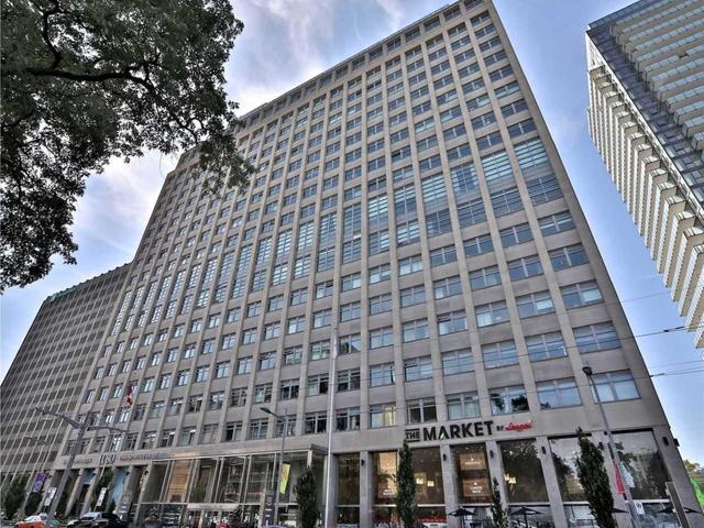 1625 - 111 St Clair Ave W