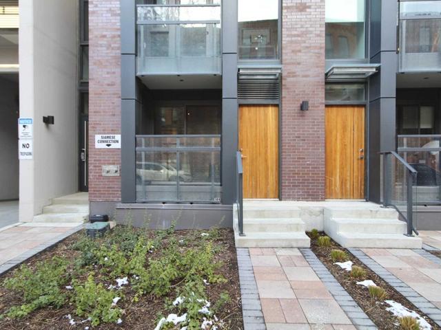 TH-104 - 90 Niagara St S