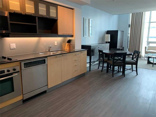 1128 - 36 Blue Jays Way