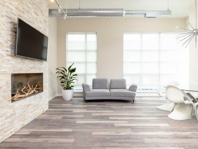 306 - 380 Macpherson Ave