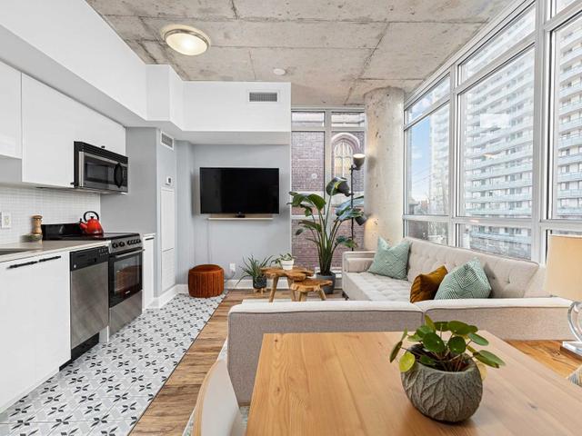 405 - 707 Dovercourt Rd