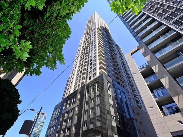 1003 - 35 Balmuto St