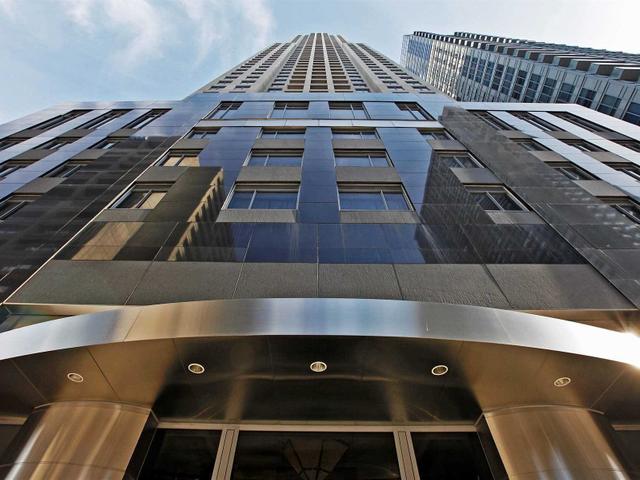 1003 - 35 Balmuto St