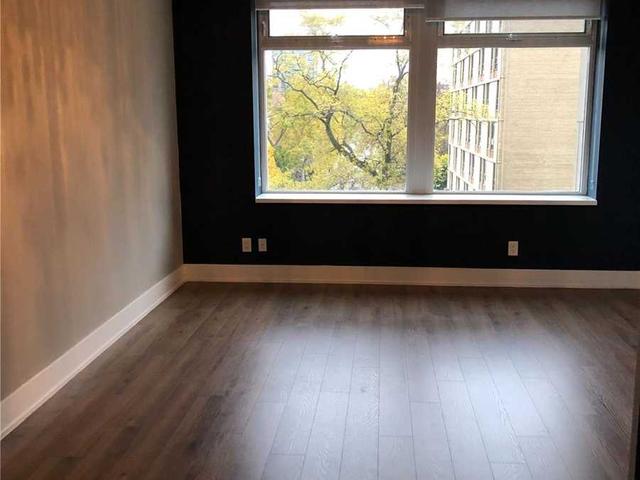 423 - 111 St Clair Ave W