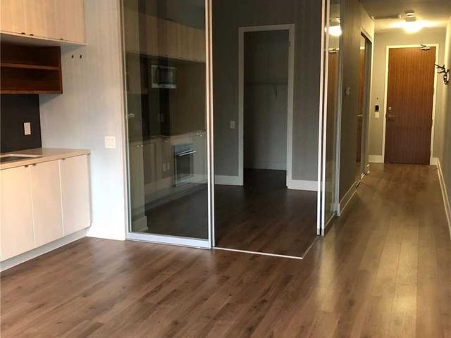 423 - 111 St Clair Ave W